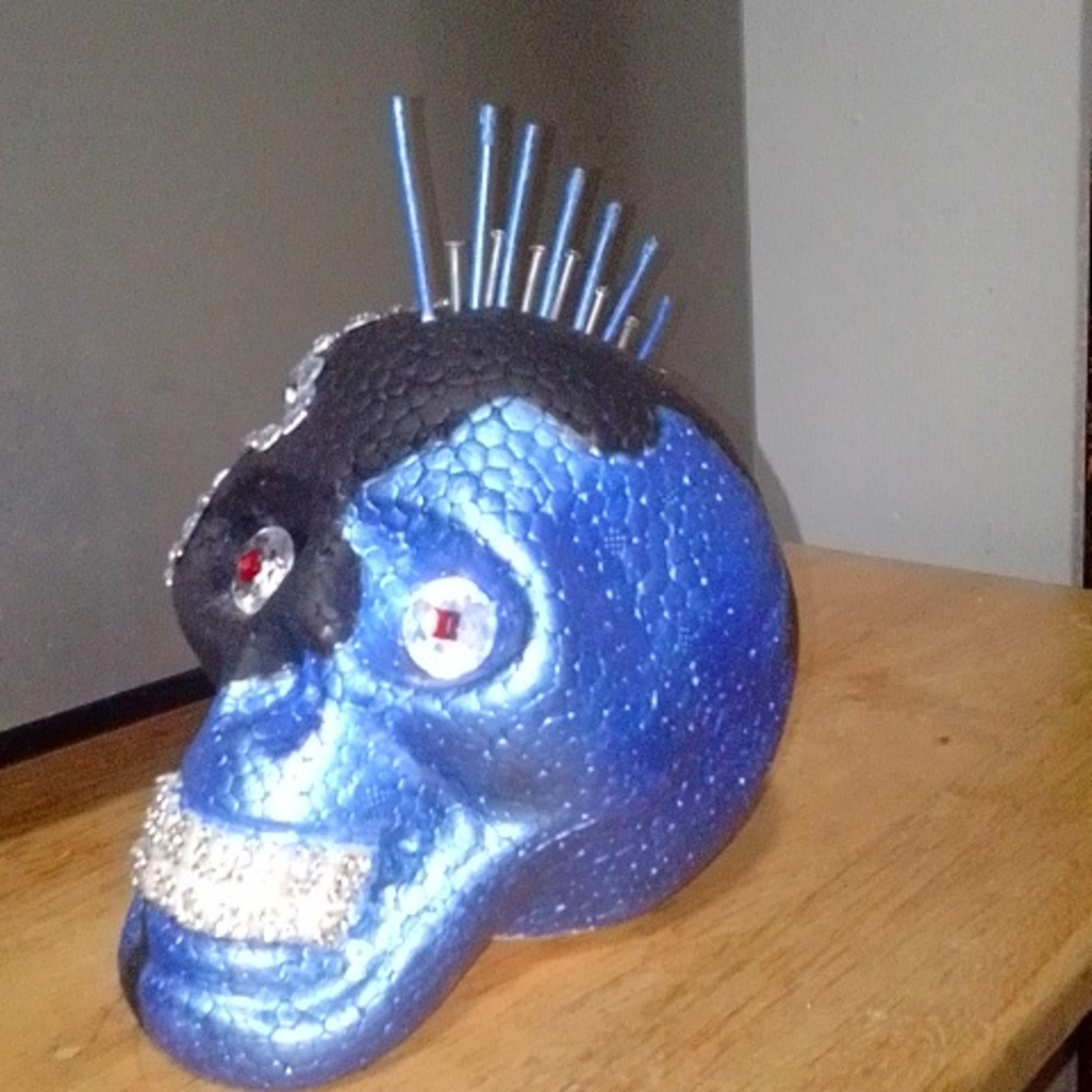 Custom skull head - Picture 3 of 3